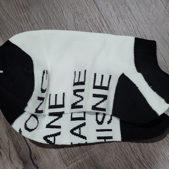 Wine Bundle 🍷🍷🍷 🌺🌻⚘🌸 - Picture 8 of 9